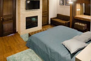 Мини-отель Petrani Nivki. Люкс двухместный с камином 3