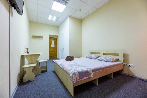Возле Бессарабского рынка 11