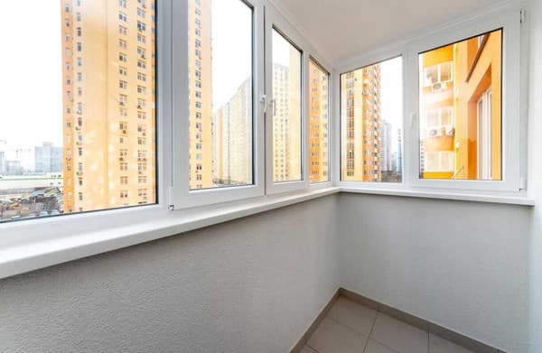 в новом доме на Оболони 24